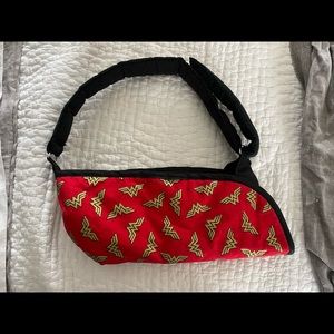 Wonder Woman Arm Sling